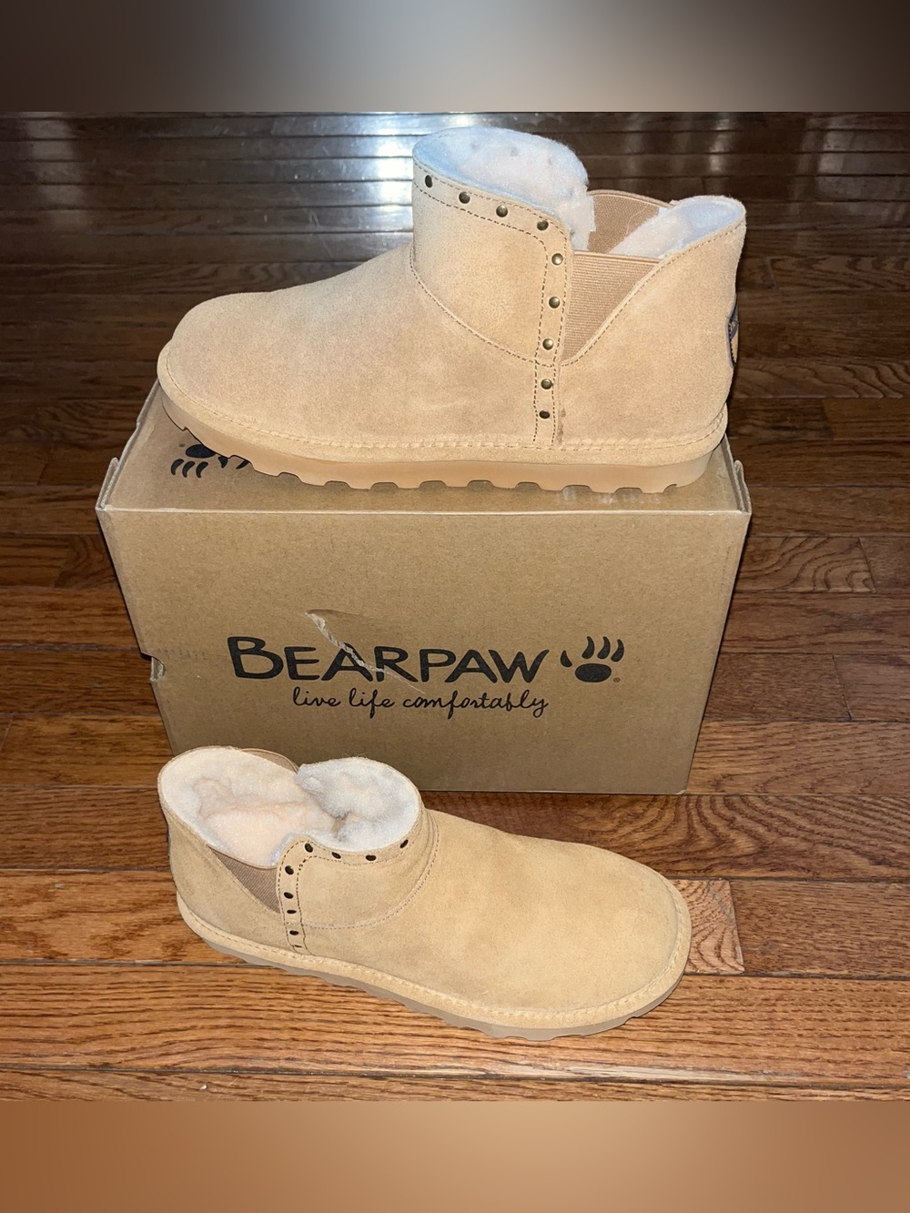 BearPaw Lottie Studded Boots Suede Tan Iced Coffee Faux Fur Lined Women’s 10